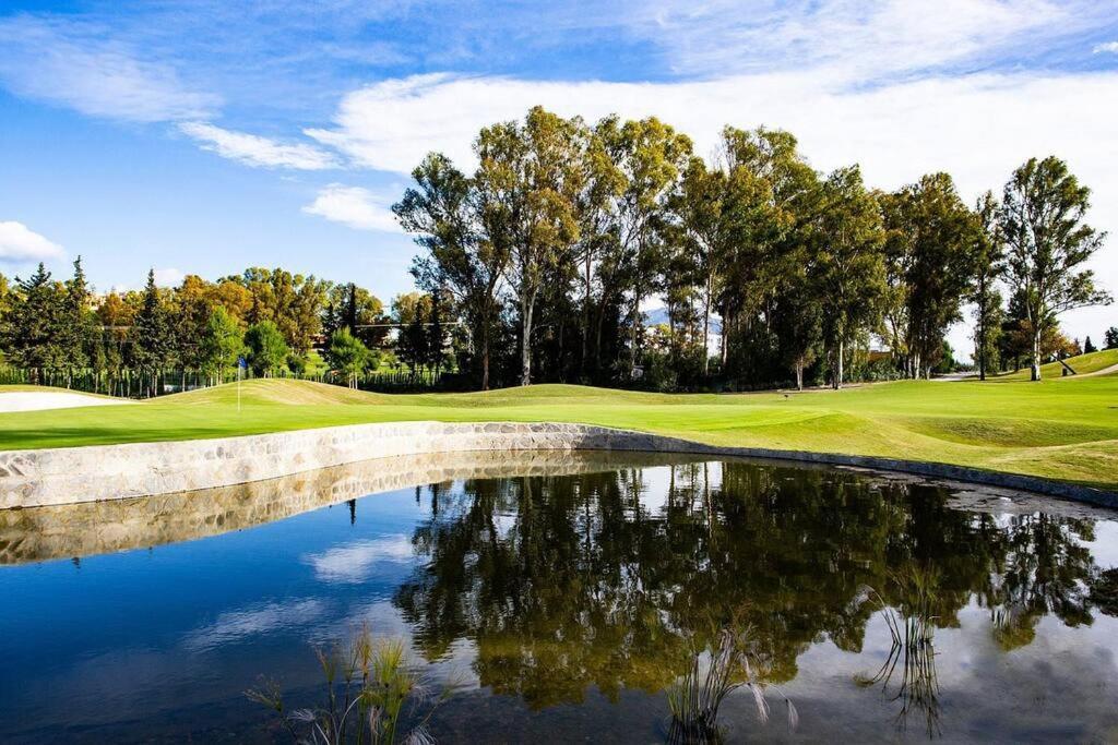 Apartamento Con Piscina Cerca Del Golf En Atalaya - Atalaya Del Golf 31 Estepona Eksteriør bilde